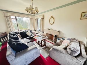 Lounge- click for photo gallery